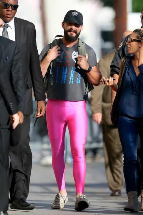 Самые нелепые и безвкусные наряды знаменитостей. Ч .2