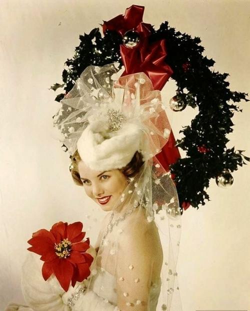 20 фоток гламурных голливудских красавиц в рождественских нарядах