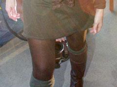 Папарацци залез беременной Джессике Альбе под юбку