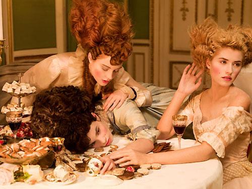 Кондитерский дом представил сладкую эротику в новом фотокалендаре