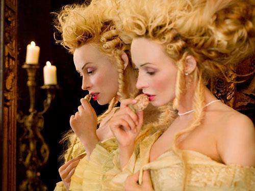 Кондитерский дом представил сладкую эротику в новом фотокалендаре