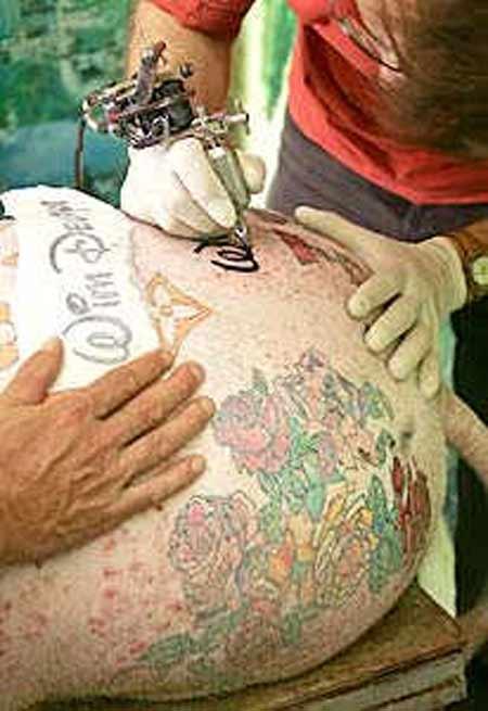 Китайцы разорили выставку тату-свиней