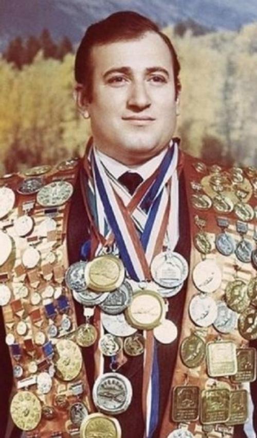 История одного подвига: как Шаварш Карапетян вытащил 46 человек из тонущего троллейбуса