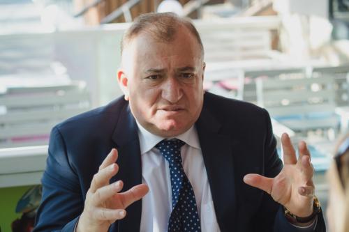 История одного подвига: как Шаварш Карапетян вытащил 46 человек из тонущего троллейбуса