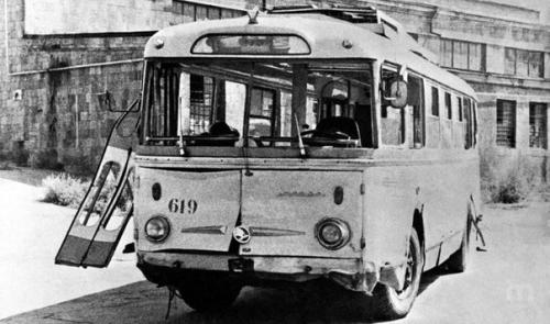 История одного подвига: как Шаварш Карапетян вытащил 46 человек из тонущего троллейбуса