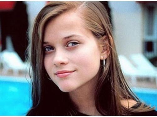 10 знаменитых брюнеток, которые прославились как блондинки