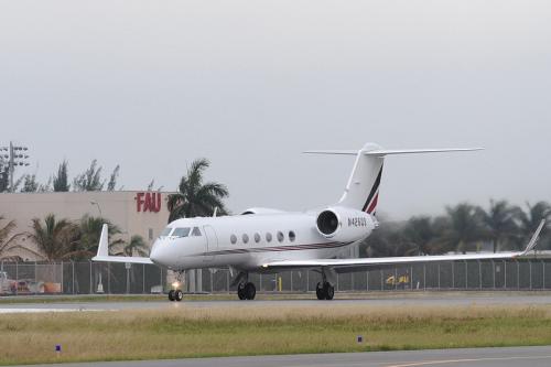 Частные самолеты богатых и знаменитых