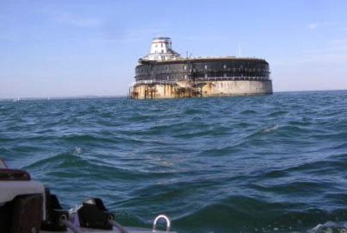 Искусственный остров у берегов Британии выставлен на продажу за  млн