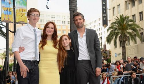 Знаменитые пары с большой разницей в возрасте