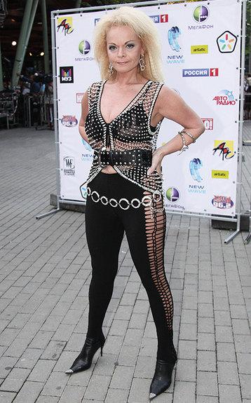 Звезды за 50 лет, которые не стесняются носить откровенные наряды