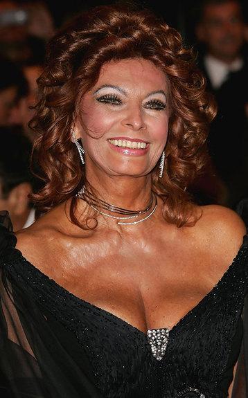 Звезды за 50 лет, которые не стесняются носить откровенные наряды