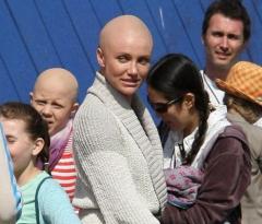 Камерон Диаз сверкнула лысиной