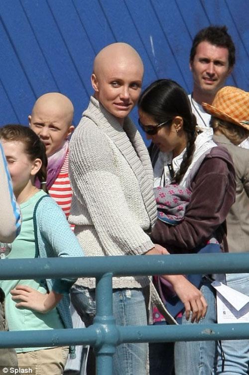 Камерон Диаз сверкнула лысиной