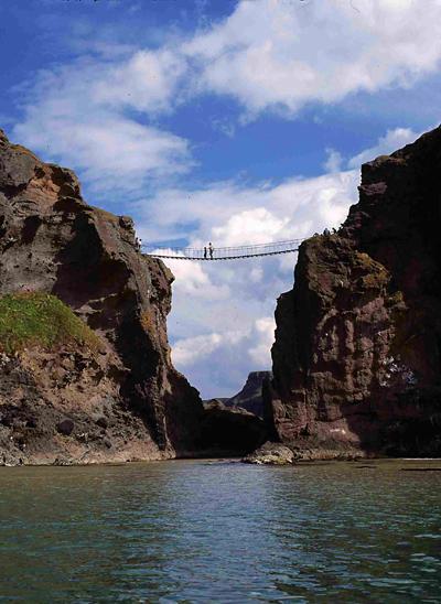 Топ-15 самых жутких мостов в мире