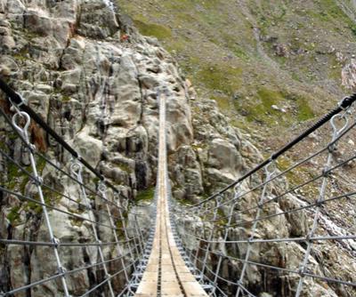 Топ-15 самых жутких мостов в мире