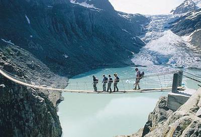 Топ-15 самых жутких мостов в мире