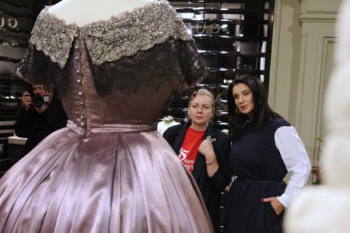 В ГУМе показали исторические костюмы, сошедшие с экрана