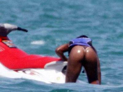 Звезды развлекаются на пляже