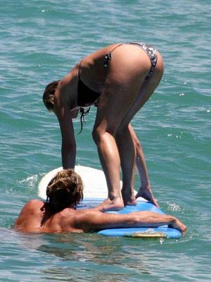 Звезды развлекаются на пляже