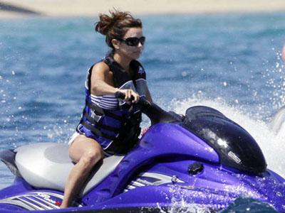 Звезды развлекаются на пляже