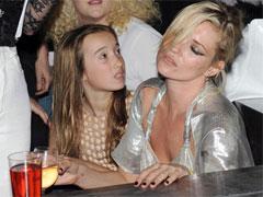 Кейт Мосс спаивает младенцев