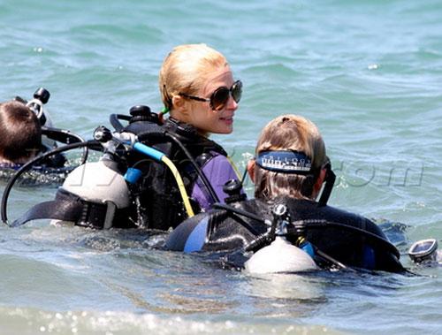 Пэрис Хилтон опустилась на дно