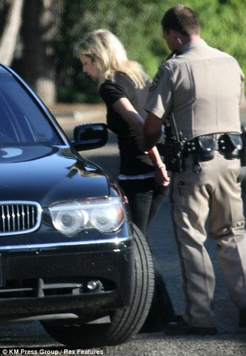 Звезду сериала «Династия» арестовали за вождение «под кайфом»