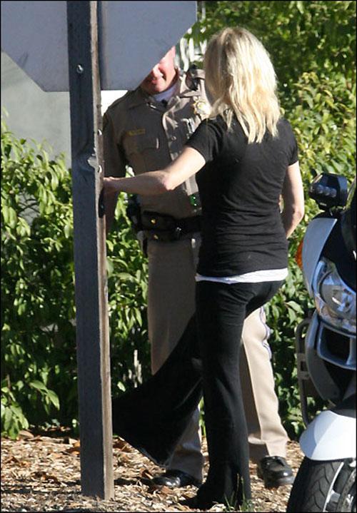 Звезду сериала «Династия» арестовали за вождение «под кайфом»