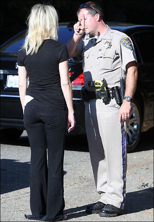 Звезду сериала «Династия» арестовали за вождение «под кайфом»