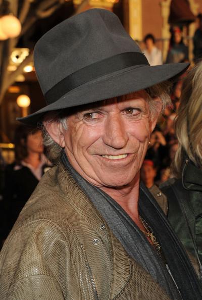 Бывшие профессии знаменитостей: с чего начинали звезды