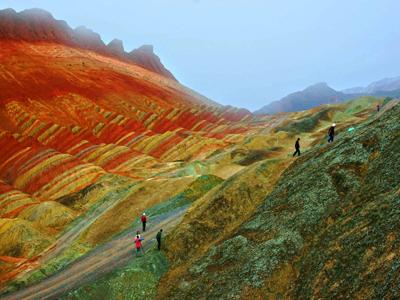 Ландшафт Дэнксия — цветные горы Китая
