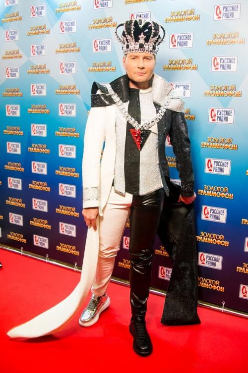 Абсурдные и вульгарные наряды премии "Золотой граммофон-2017"
