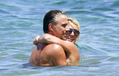 Бритни Спирс и ее возлюбленный согрели воду горячими объятиями
