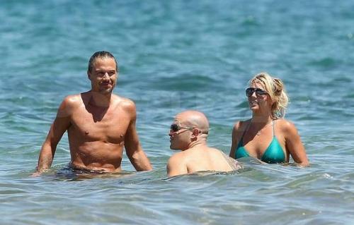 Бритни Спирс и ее возлюбленный согрели воду горячими объятиями