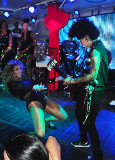 Полуголая Бейонсе развлекла сына Каддафи