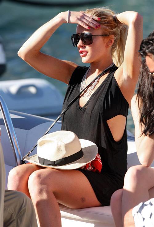 Полуголая Бейонсе развлекла сына Каддафи