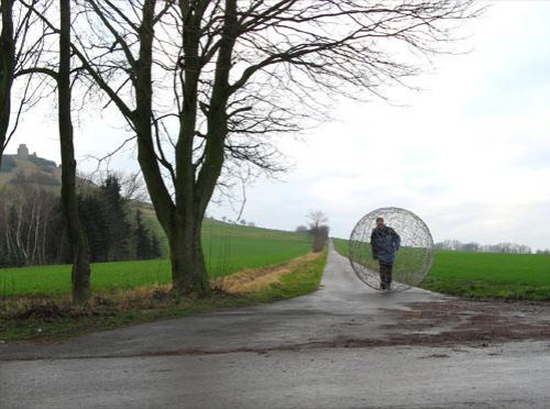 Арнд Дроссель сделал остановку для общения с тиграми