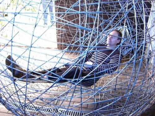 Арнд Дроссель сделал остановку для общения с тиграми