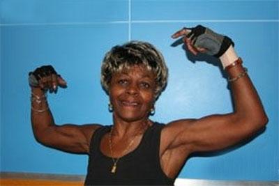 Супербабушка предпочитает бодибилдинг