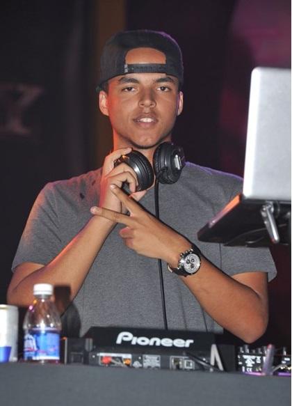 Дети знаменитостей: легко ли угадать по фото кто их родители?