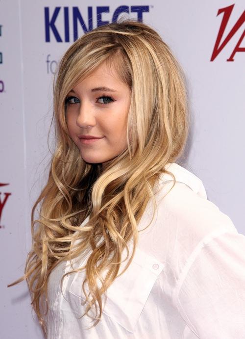 Дети знаменитостей: легко ли угадать по фото кто их родители?