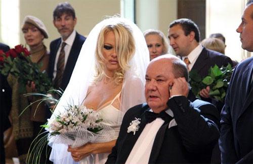 Памела Андерсон вышла замуж в Москве