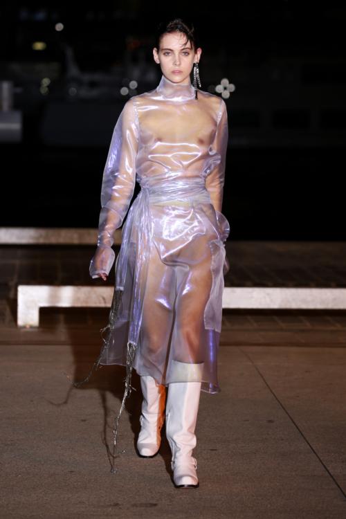 Лучшие «голые» платья прошлого года