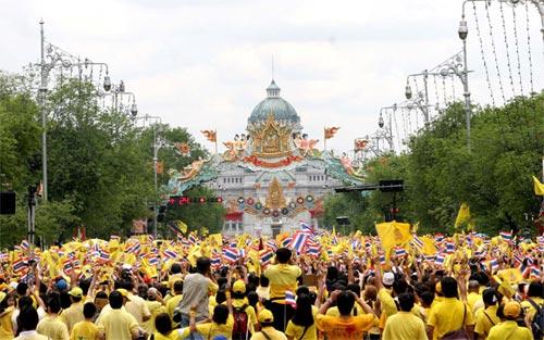 В Бангкоке прошли показательные слоновьи бои