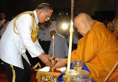 В Бангкоке прошли показательные слоновьи бои