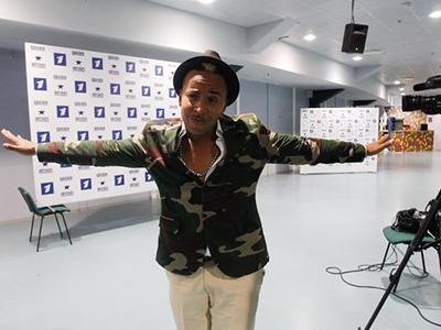 Братья Майкла Джексона спели для больных российских малышей