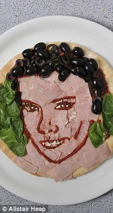 Пиццы улыбнулись знаменитыми лицами