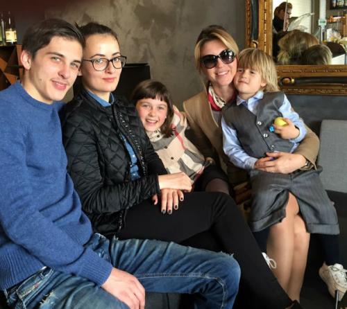 Что стало со звездами 90-2000-х, уехавшими из России