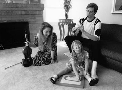 Звездные пары у себя дома: старые фотографии