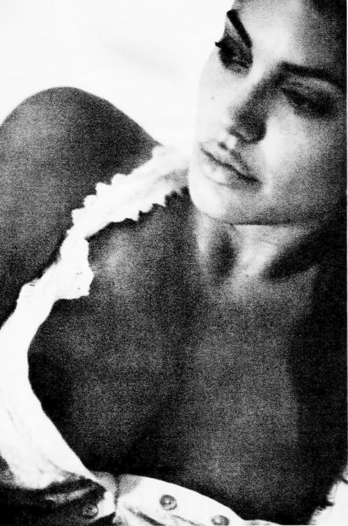 Анджелина Джоли обнажилась для Брэда Питта